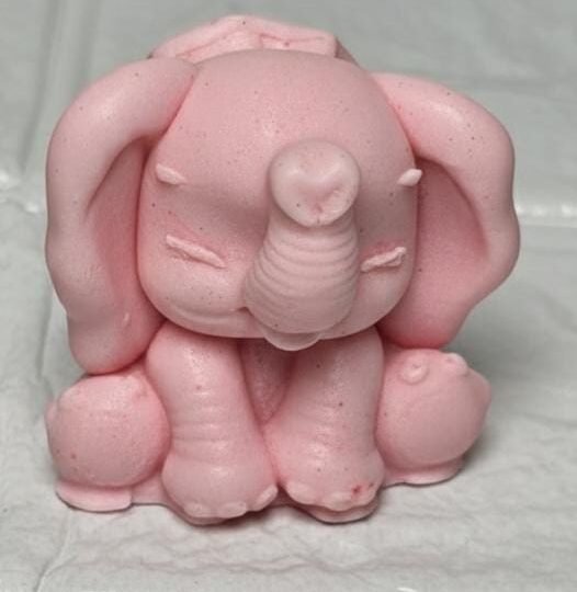 Elefantito tierno, nariz de ❤️: imagen 2